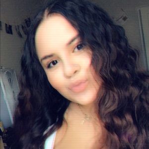 Meet your Posher, Beeenice